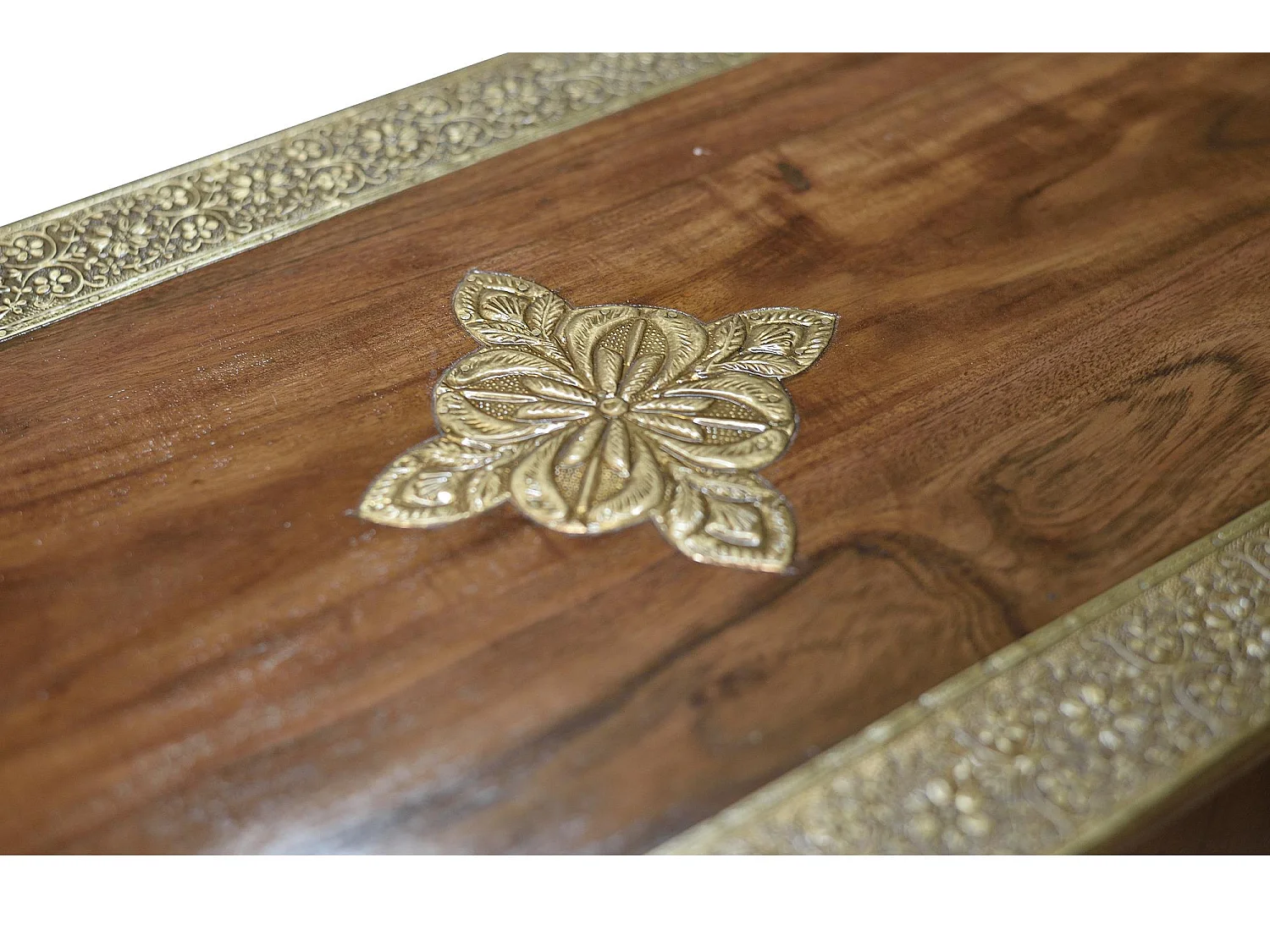 Sideboard aus Akazienholz