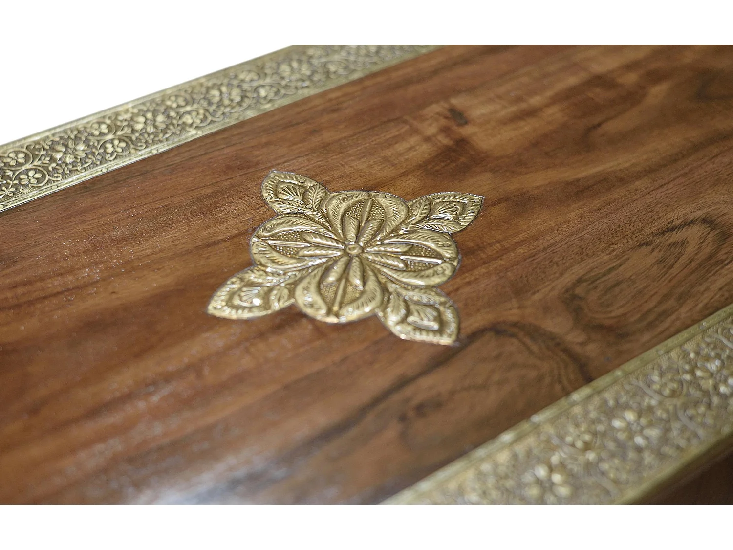 Buffet en bois d'acacia, style ethnique artisanal - 90 x 150 x 40