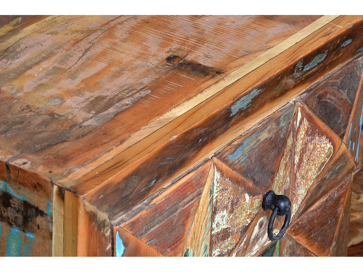 Buffet en bois recyclé multicolore