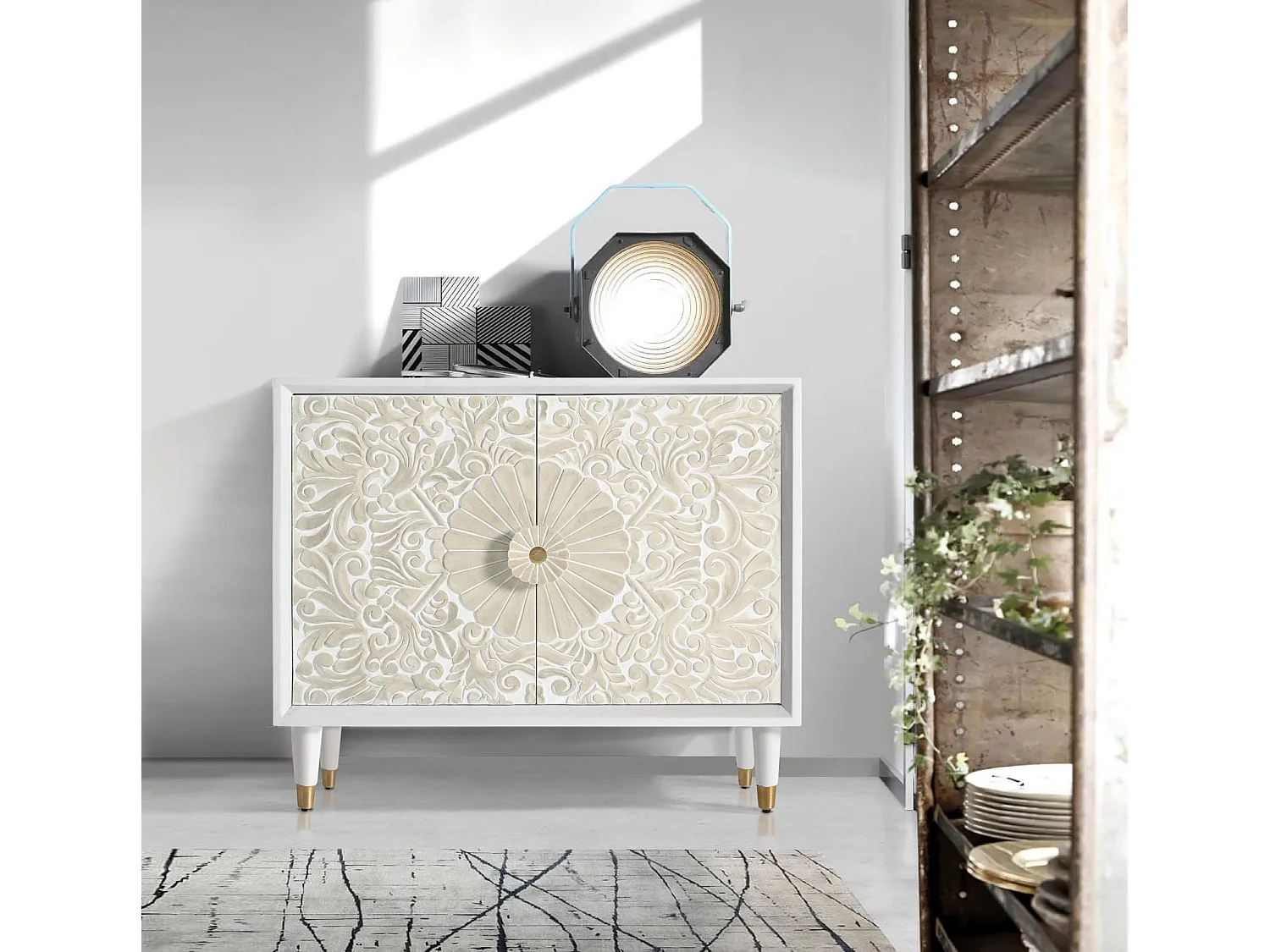 Buffet en bois de manguier blanc et détails dorés