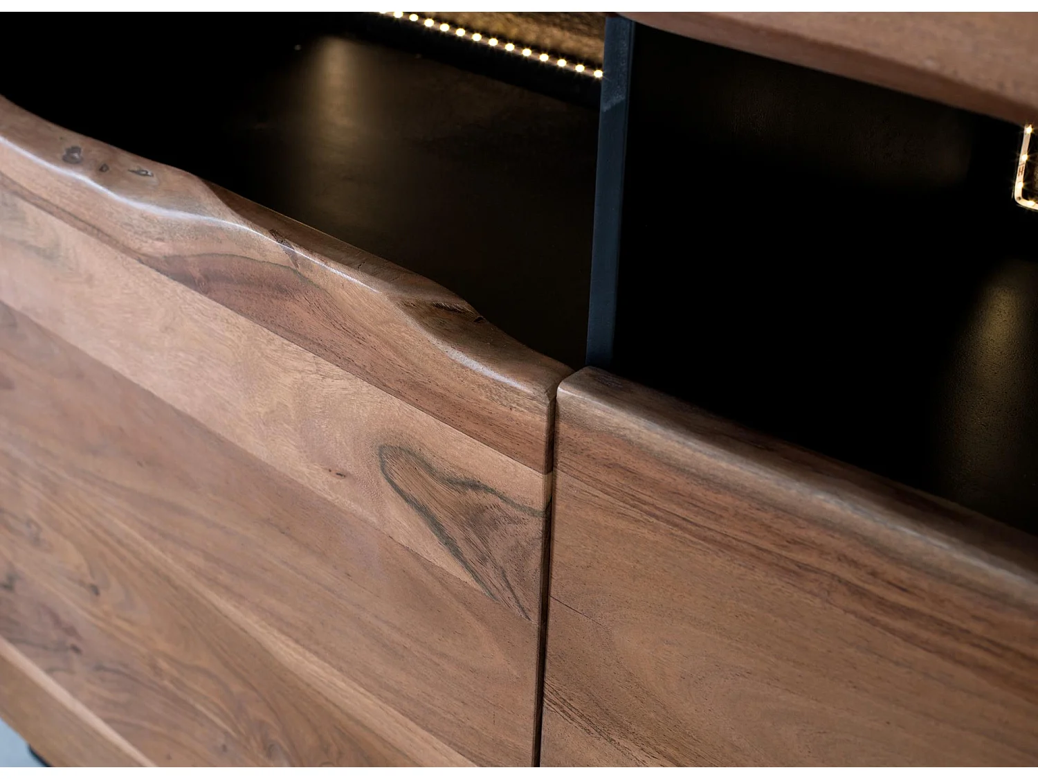 Buffet en bois d'acacia naturel et noir