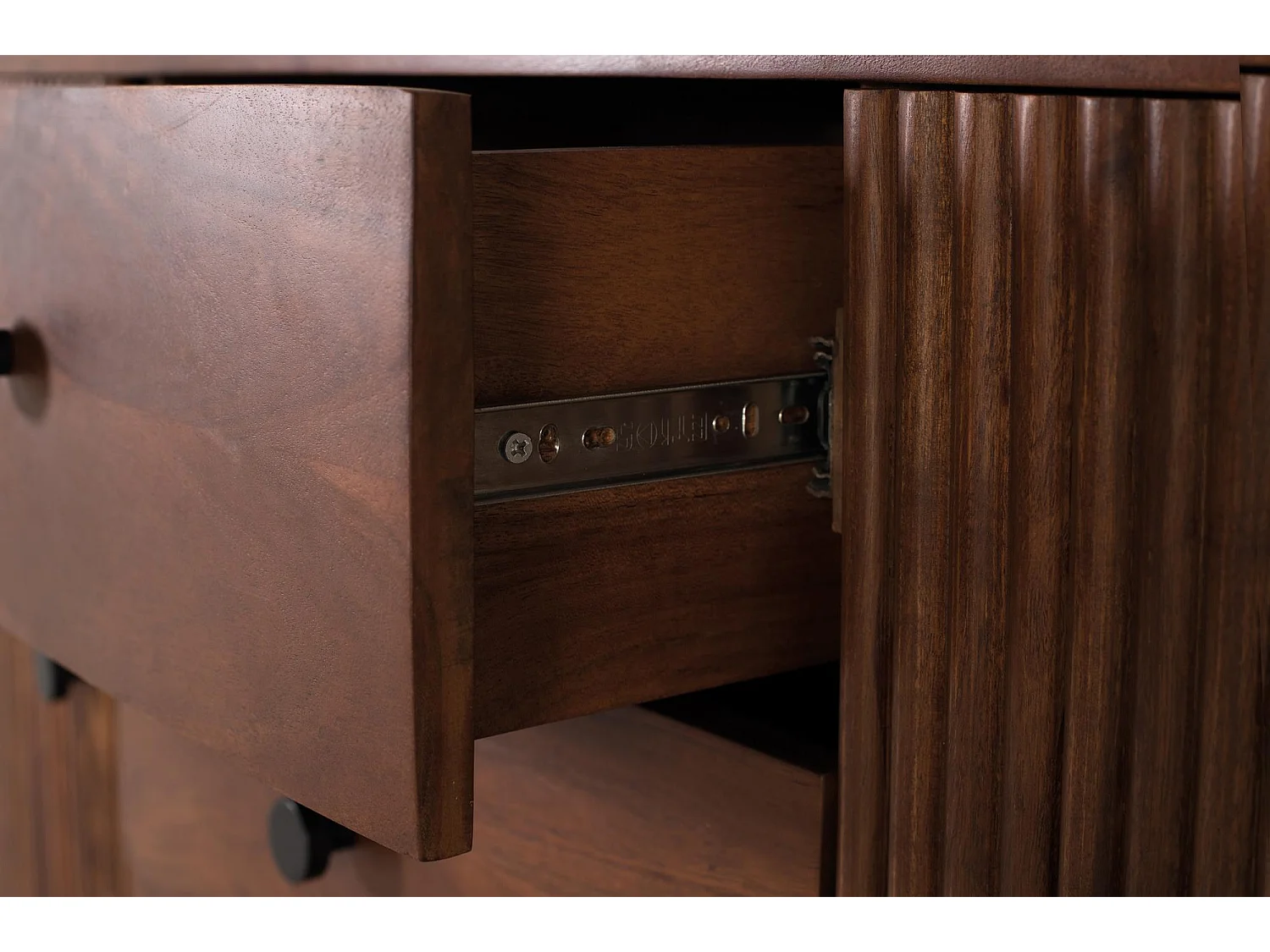 Buffet avec 2 portes et 3 tiroirs en bois d'acacia et pieds en métal