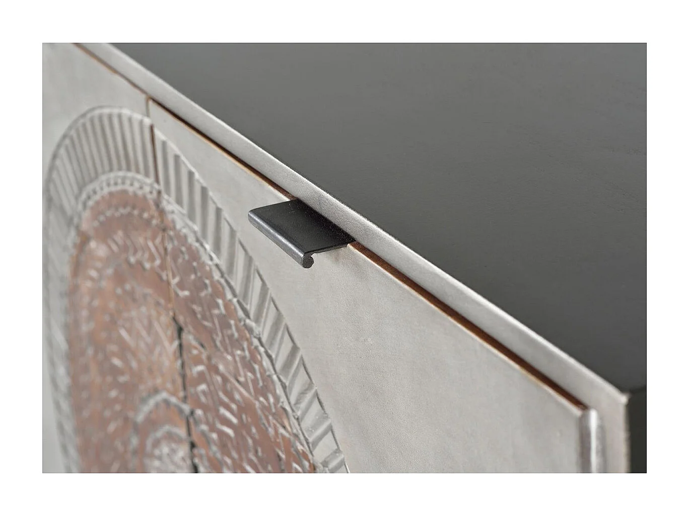 Commode en manguier et pieds en métal gris et marron