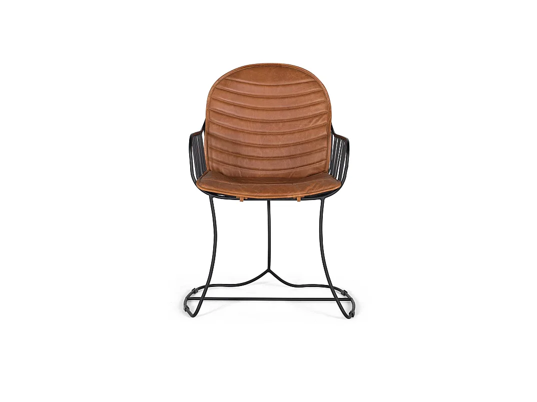 chaise tapissée de cuir marron naturel