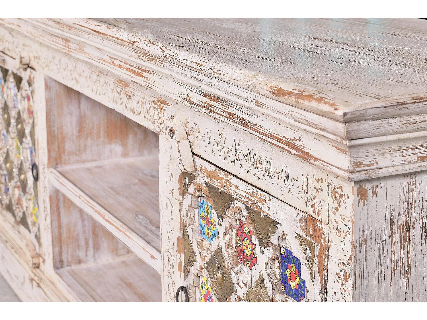 Meuble tv en bois de manguier avec détails en céramique