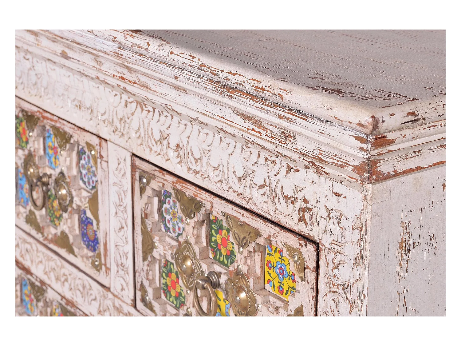 Kommode aus Mangoholz mit Keramikdetails