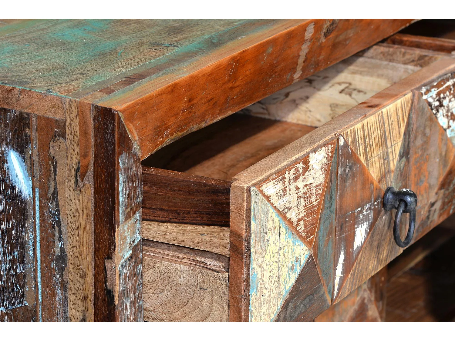 Commode exclusive en bois recyclé multicolore