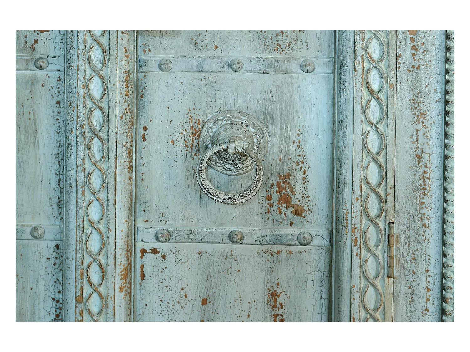 Schrank aus Mangoholz