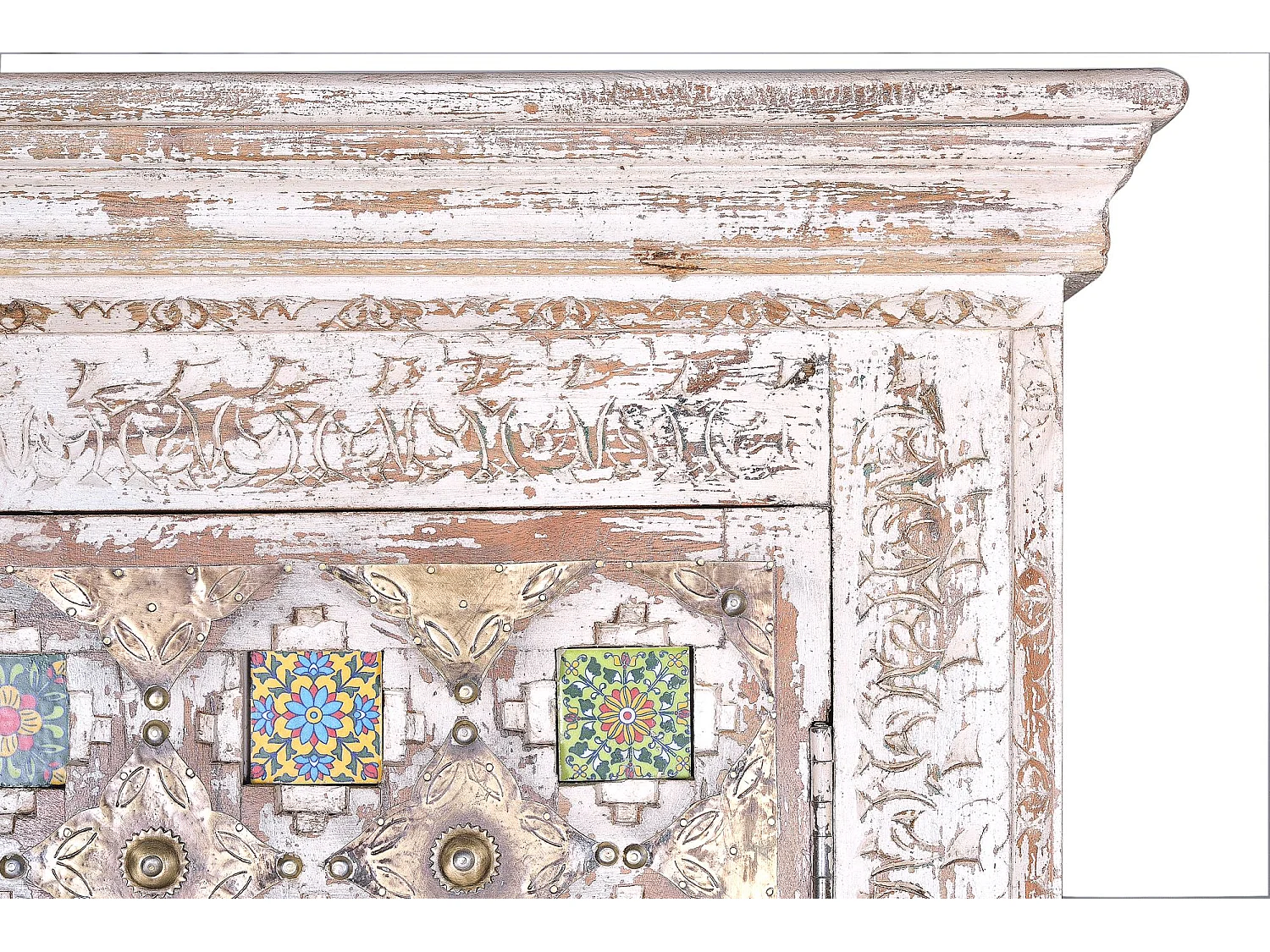 Armoire en bois de manguier détails en céramique et bronze