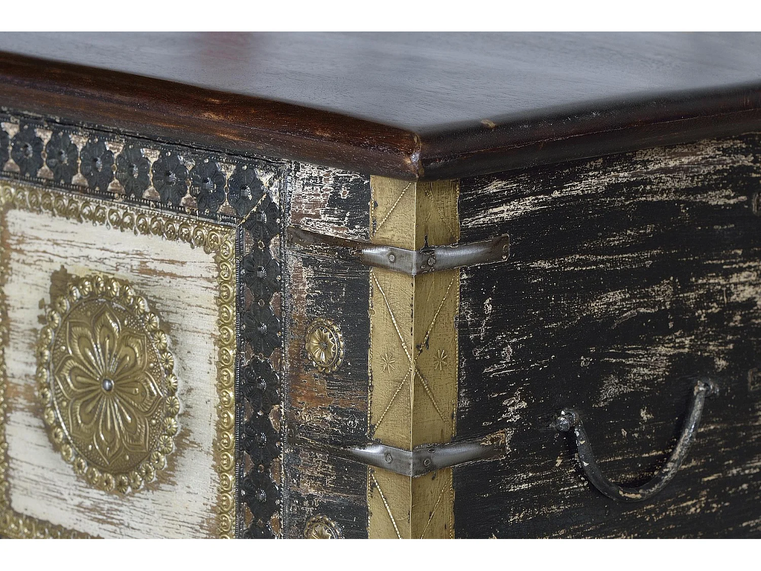 Baúl en madera de mango y detalles en bronce Multicolor.Giner y Colomer 45x40x116