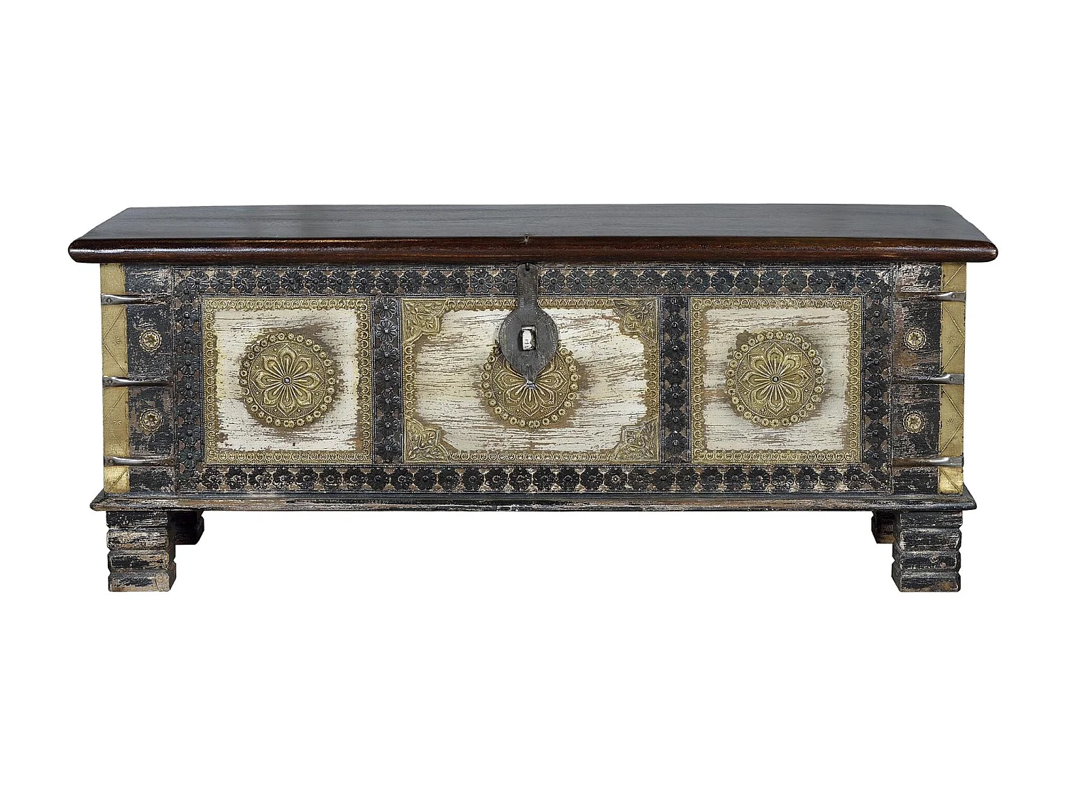 Baú de madeira de mangueira com detalhes em bronze