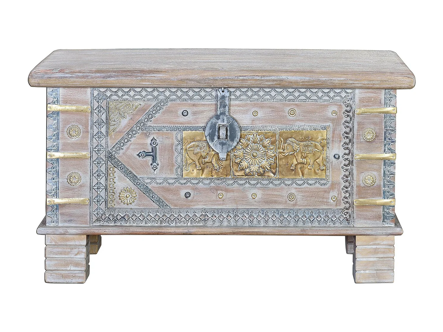 Coffre ancien en bois de manguier blanc