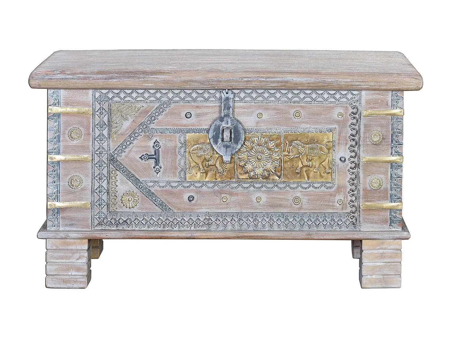 Coffre ancien en bois de manguier blanc