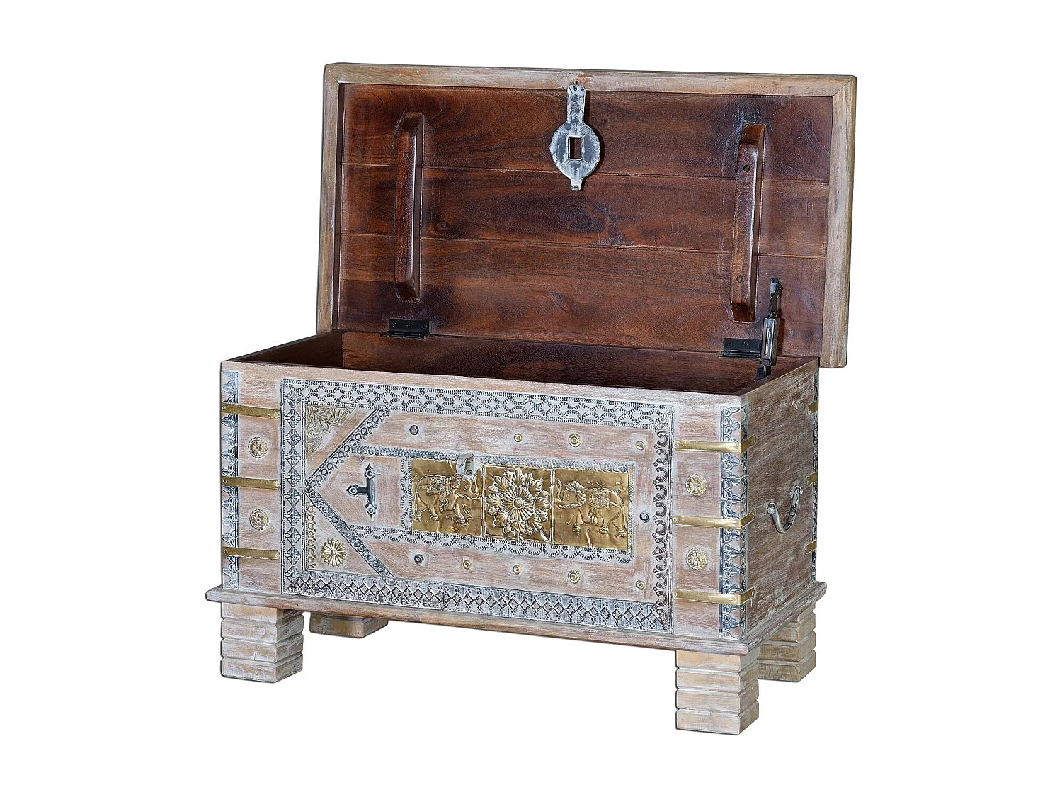 Coffre ancien en bois de manguier blanc