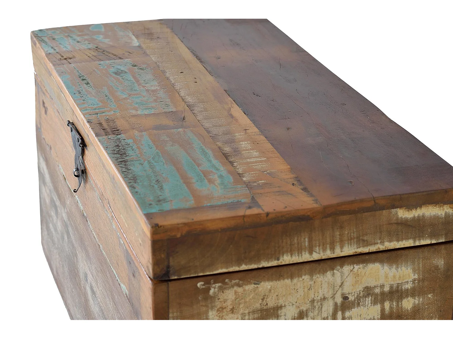 Coffre réalisée à la main en bois recyclé multicolore