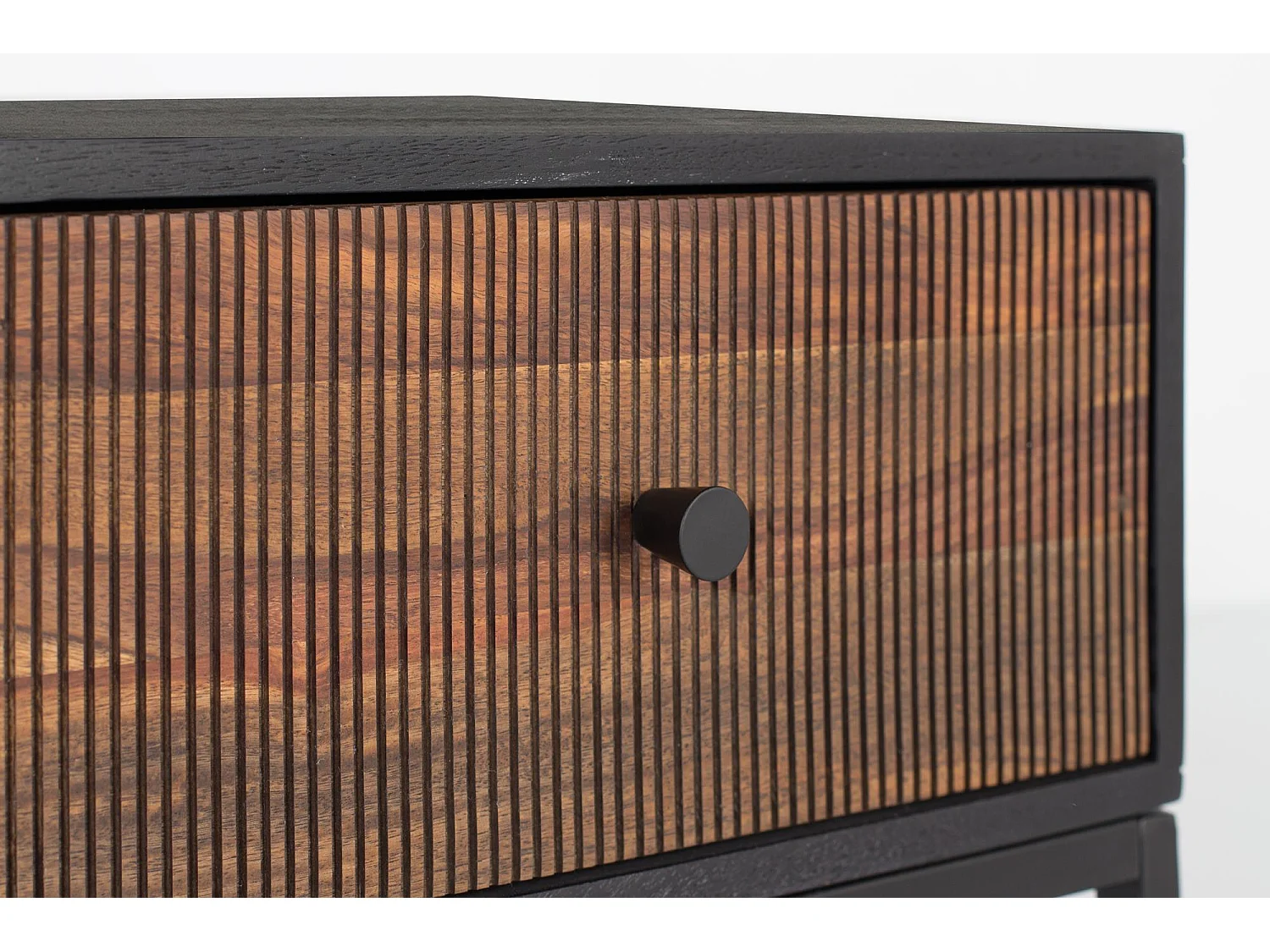 Table de chevet en bois palissandre et manguier avec métal