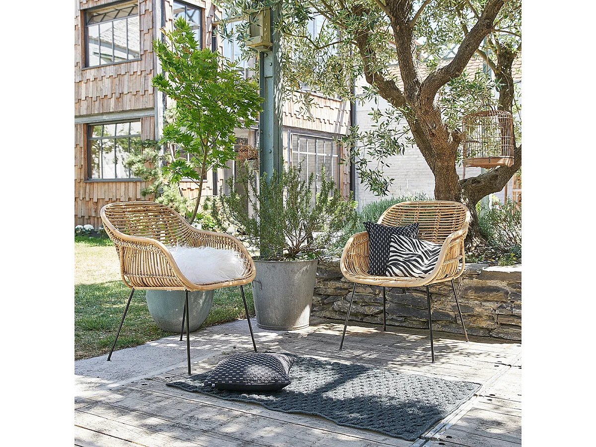 Lot de 2 fauteuils en rotin et métal
