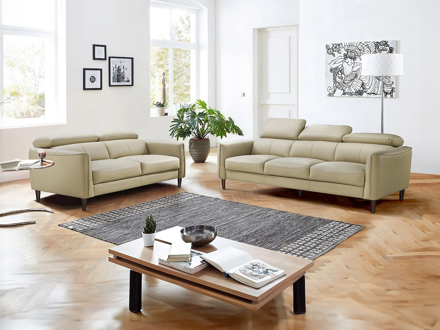 Driezitsbank en tweezitsbank van beige leer SALVI