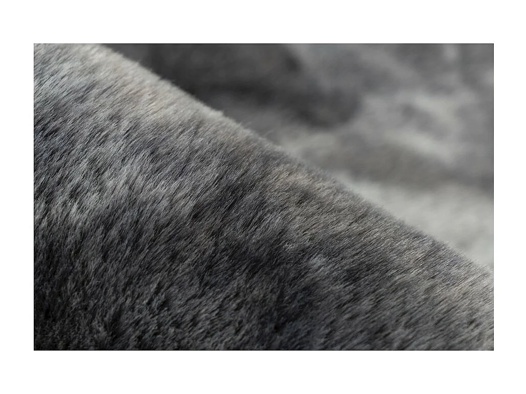 Tapete 170x120cm, design B005O na cor grafite - Conforto e elegância para o seu interior.