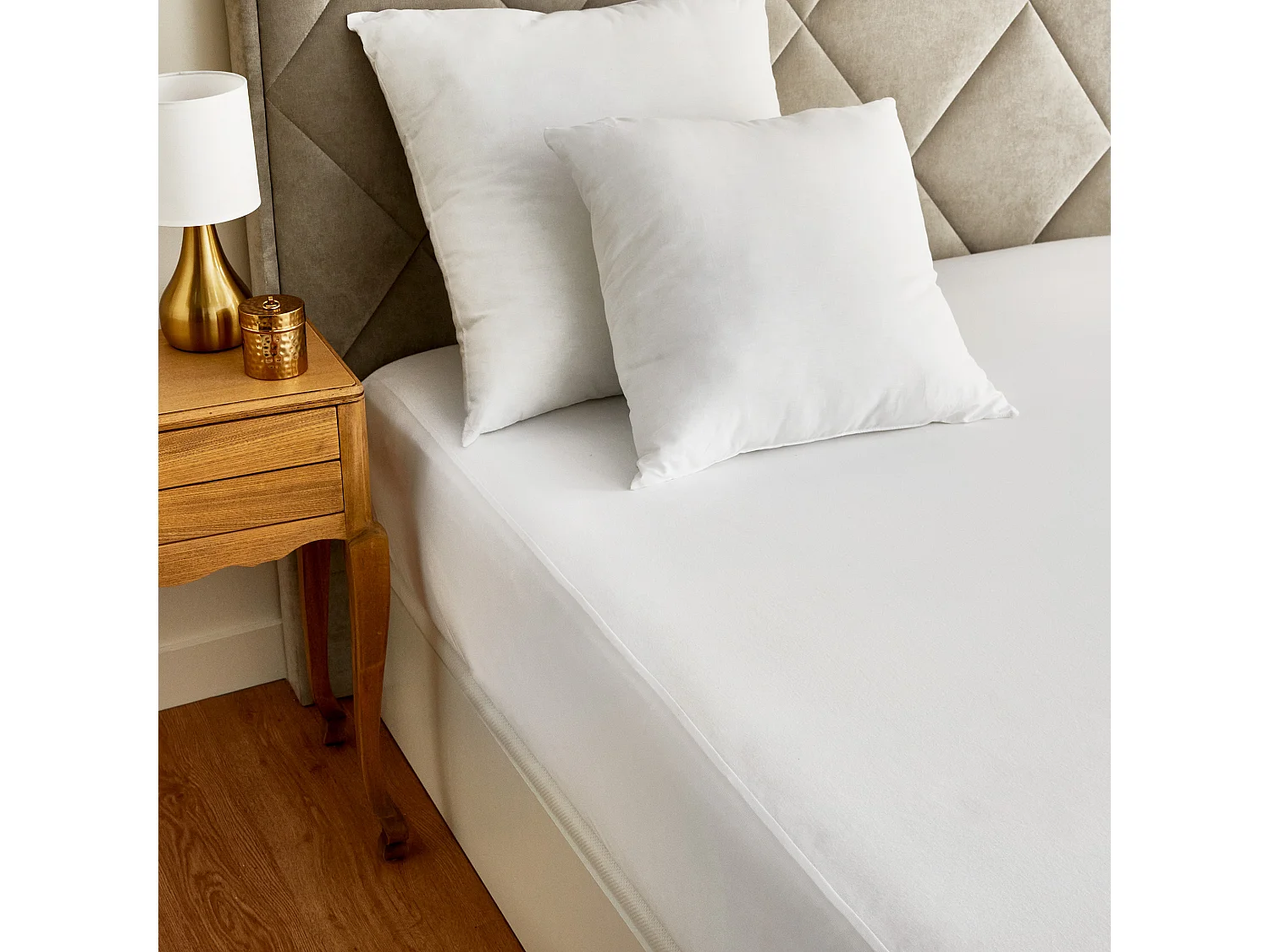 Protège-matelas antiallergique, antifluide et extra doux