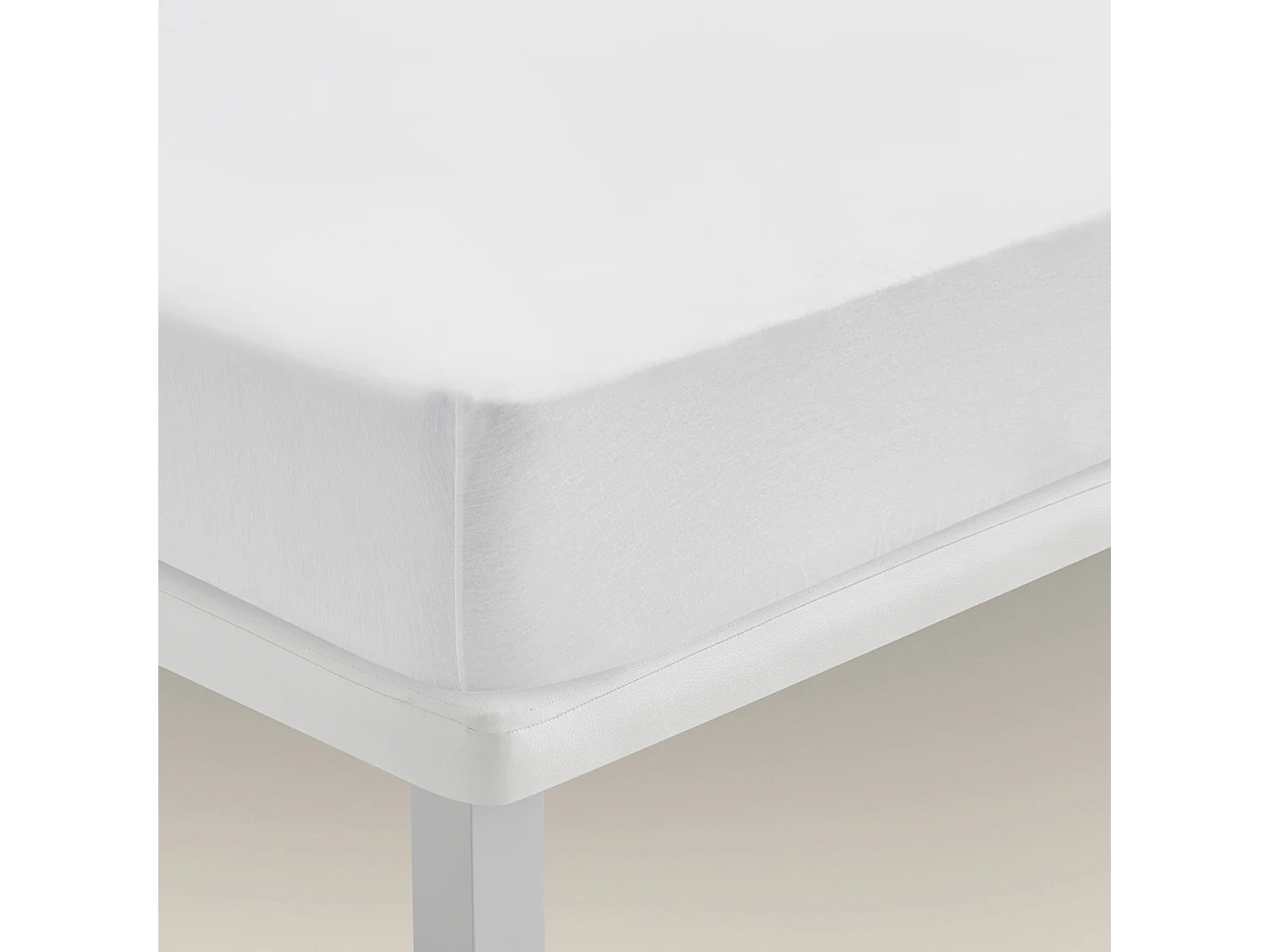 Housse de matelas avec traitement antiallergique