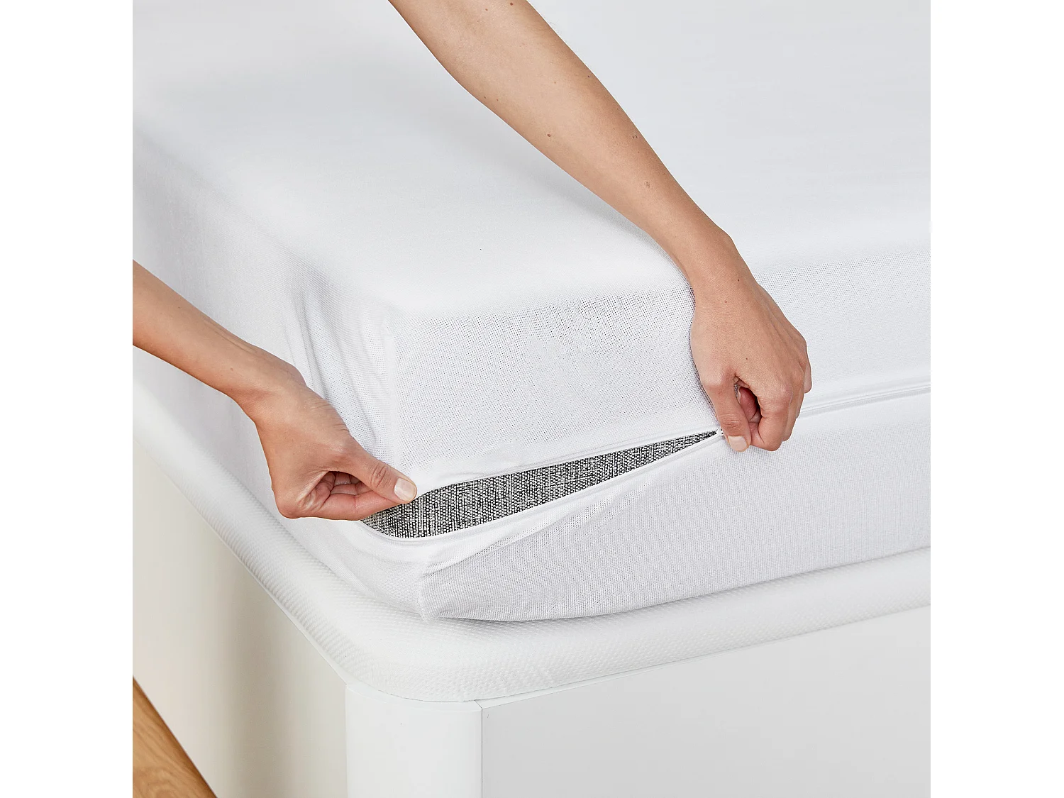 Couvre-matelas en microfibre éponge dermoprotecteur