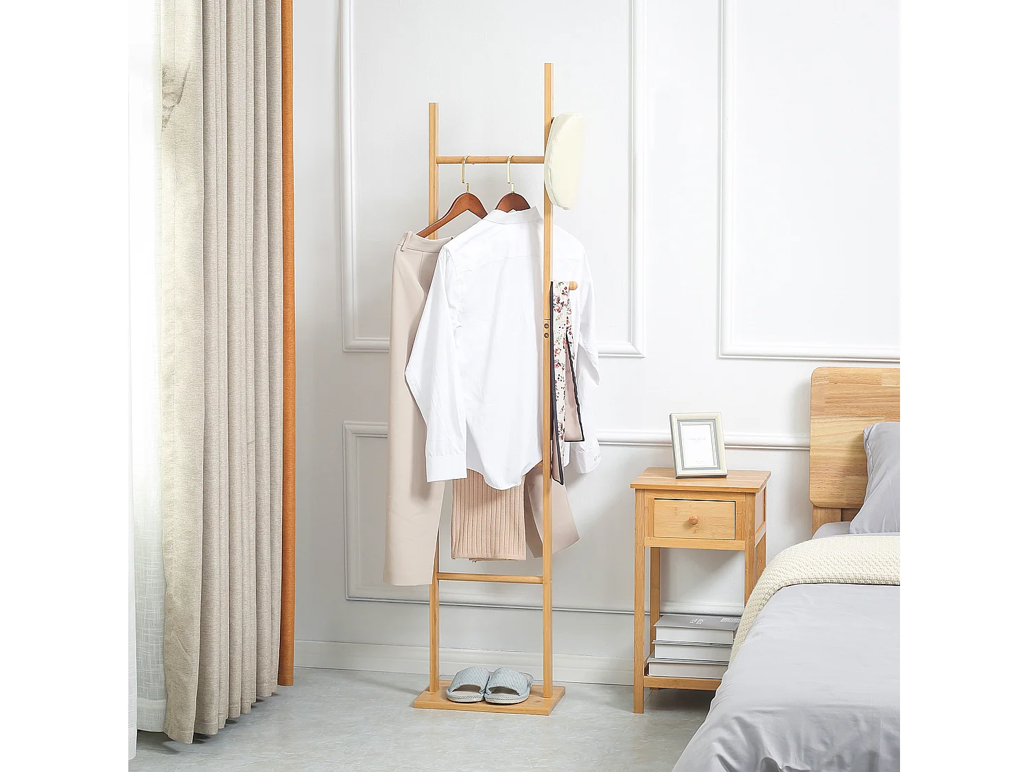 Penderie porte-manteaux - 3 barres de penderie, 2 patères - dim. 36L x 24l x 168H cm - bois bambou