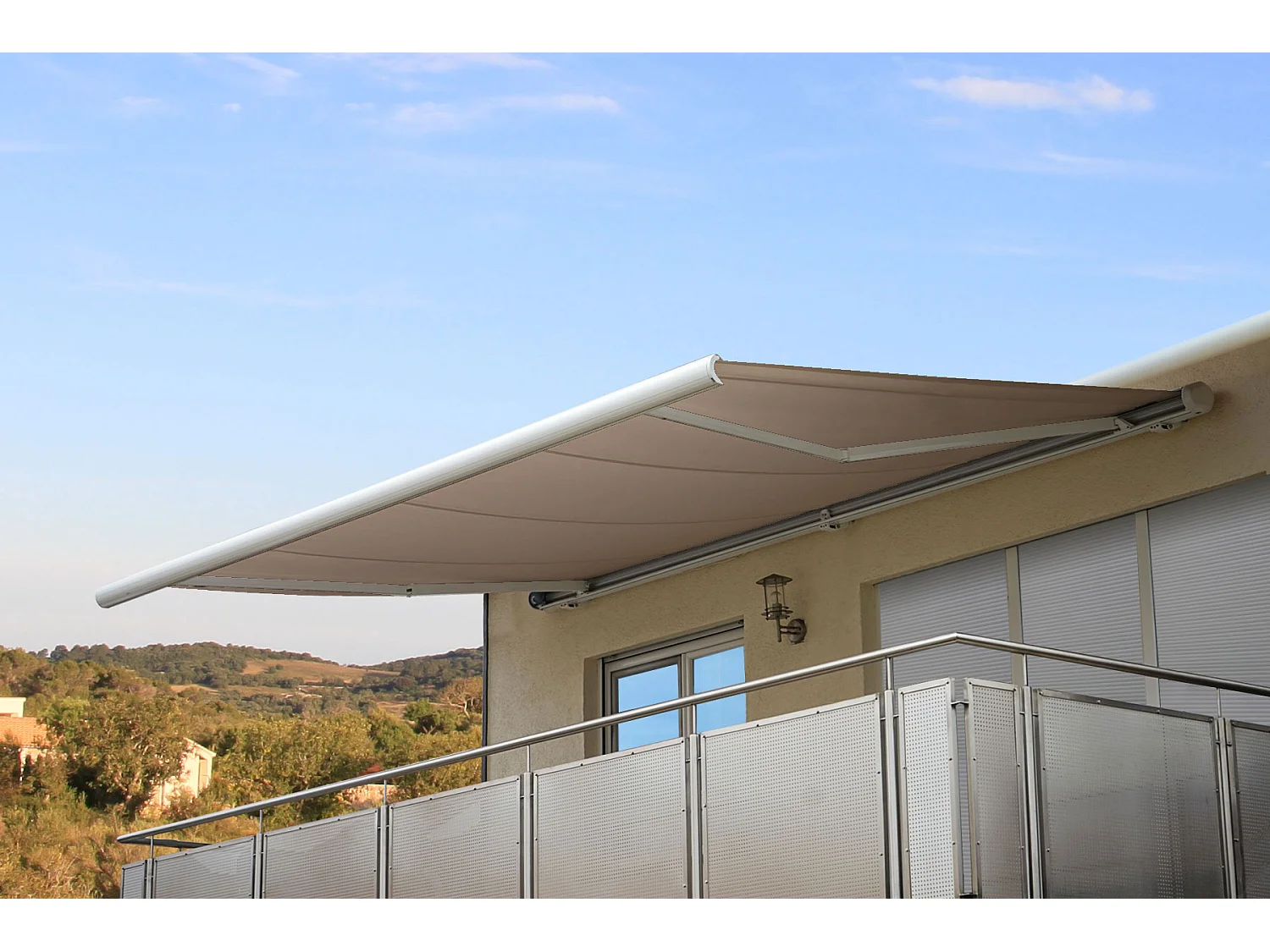 Elektrische Kassettenmarkise H122, Polyester Sand