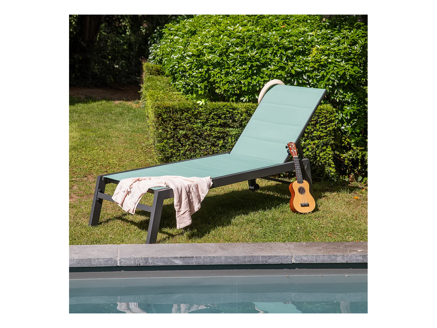 Bain de soleil BARBADOS en textilène vert d'eau - aluminium anthracite - HAPPY GARDEN
