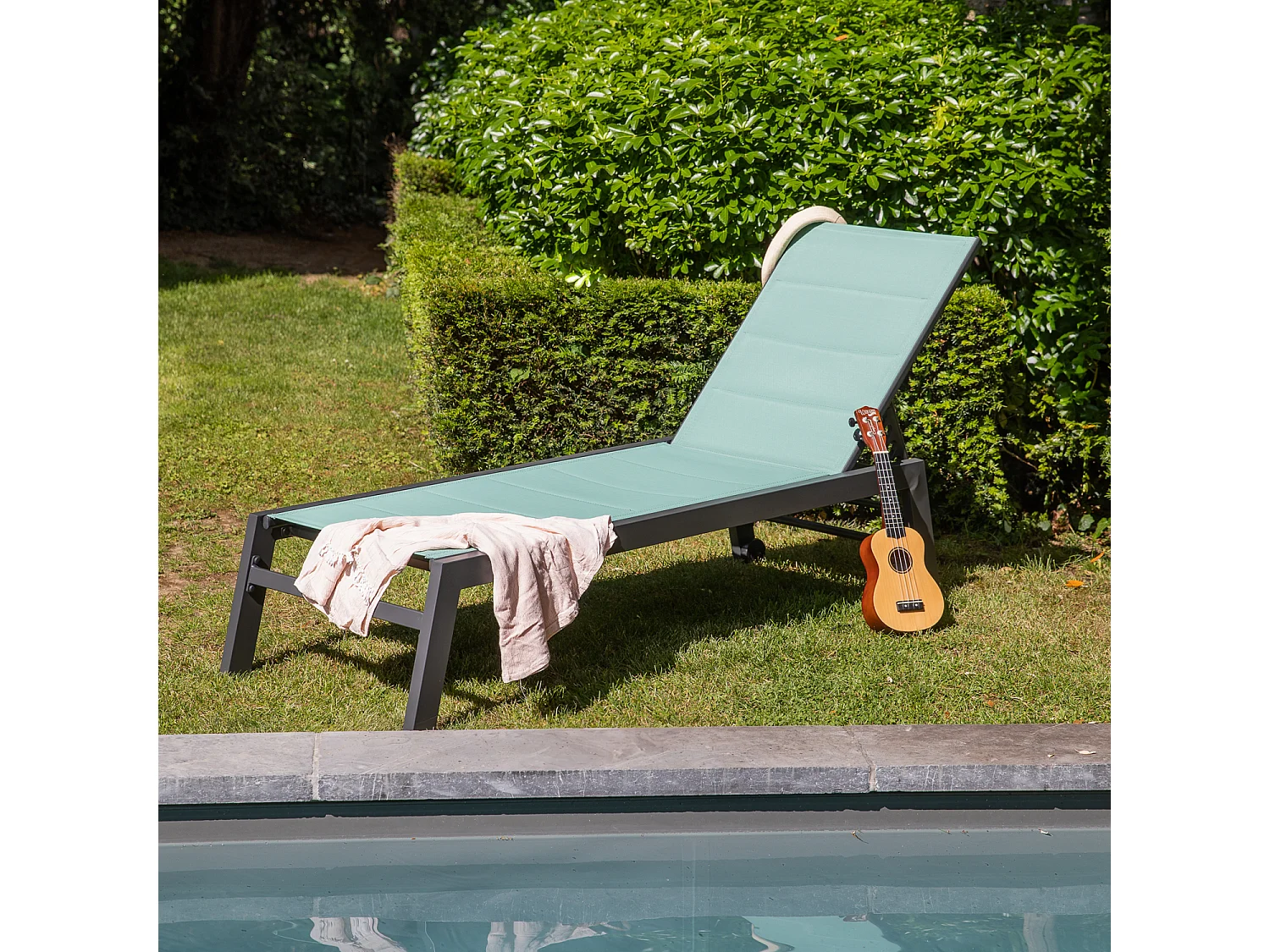 Bain de soleil BARBADOS en textilène vert d'eau - aluminium anthracite - HAPPY GARDEN
