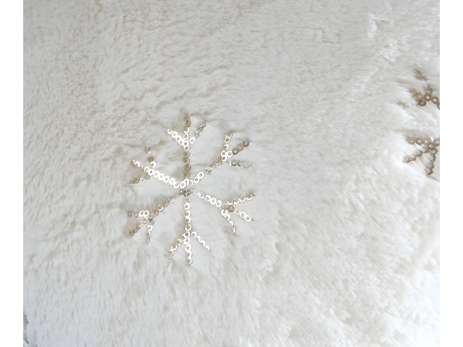 Coperta copriletto decorativo divano Karo T777 poliestere 120x150cm neve