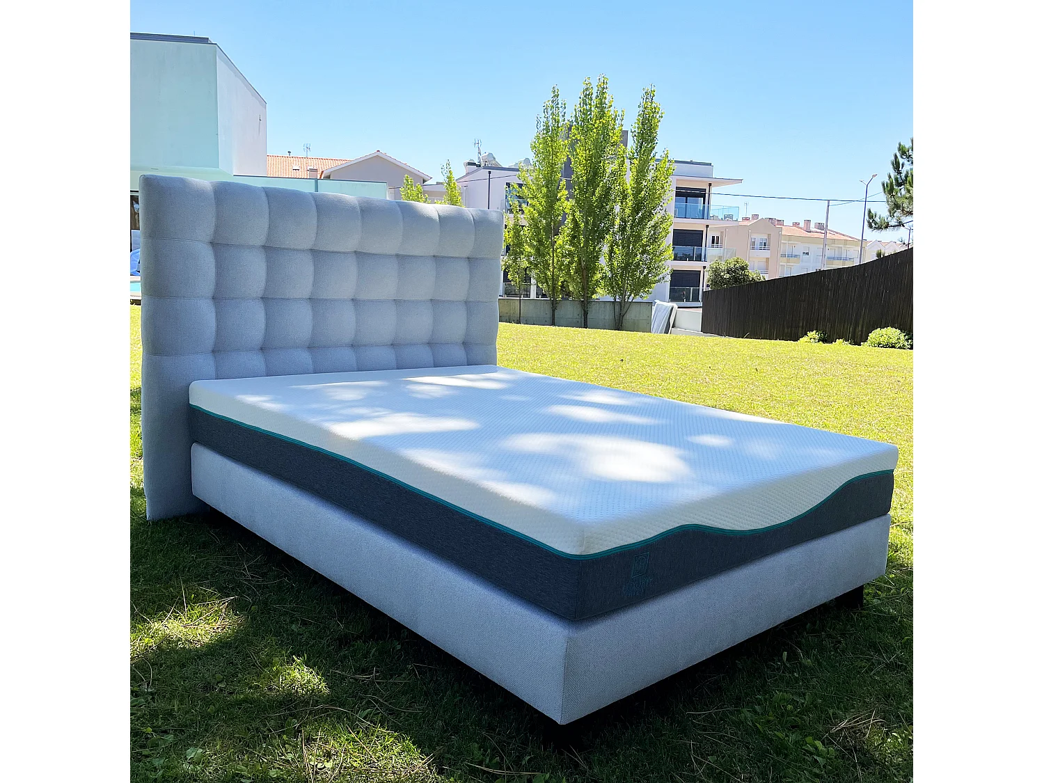 Tête de lit VERSAILLES 160x122, gris, Gamme Prestige Hôtel, capitonnée