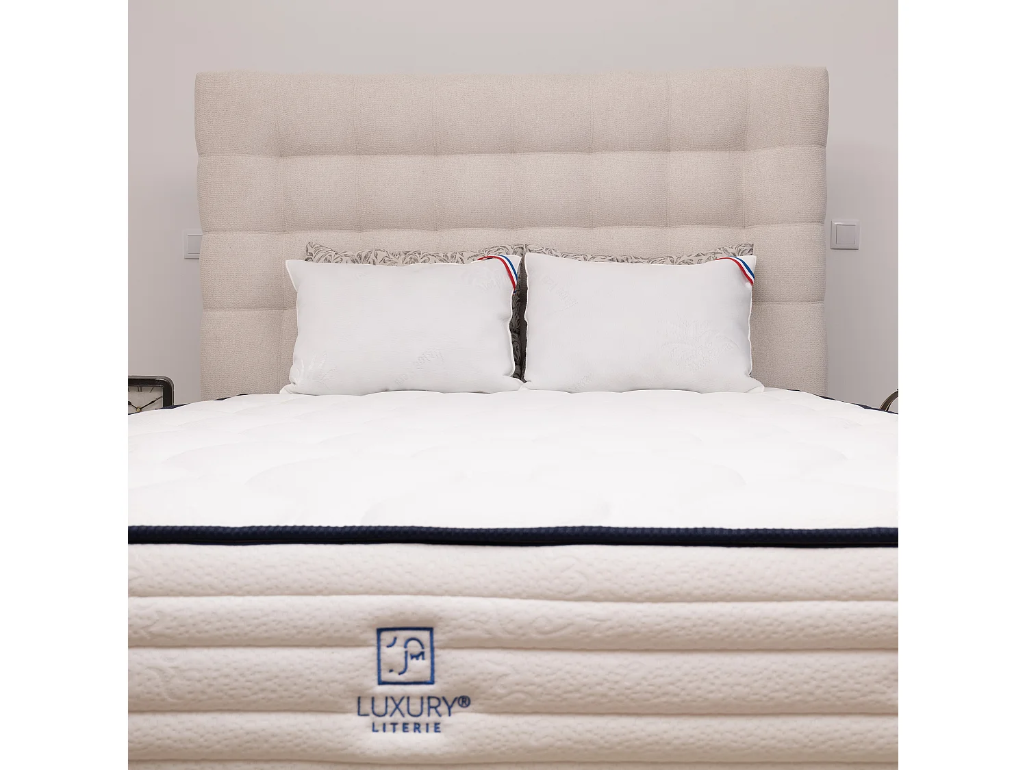 Tête de lit VERSAILLES 160x122, beige, Gamme Prestige Hôtel, capitonnée