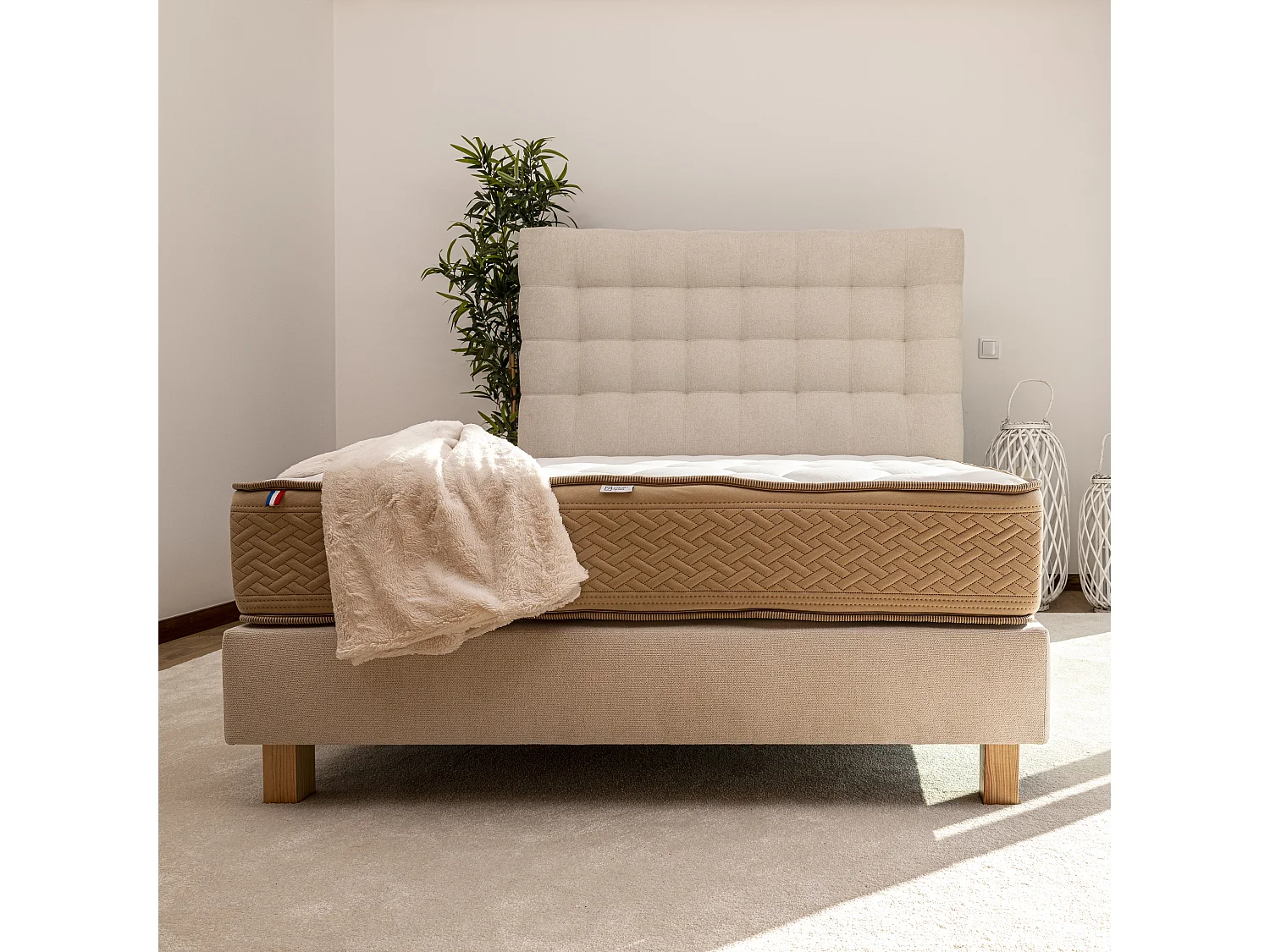 Tête de lit VERSAILLES 90x105, beige, Gamme Prestige Hôtel, capitonnée