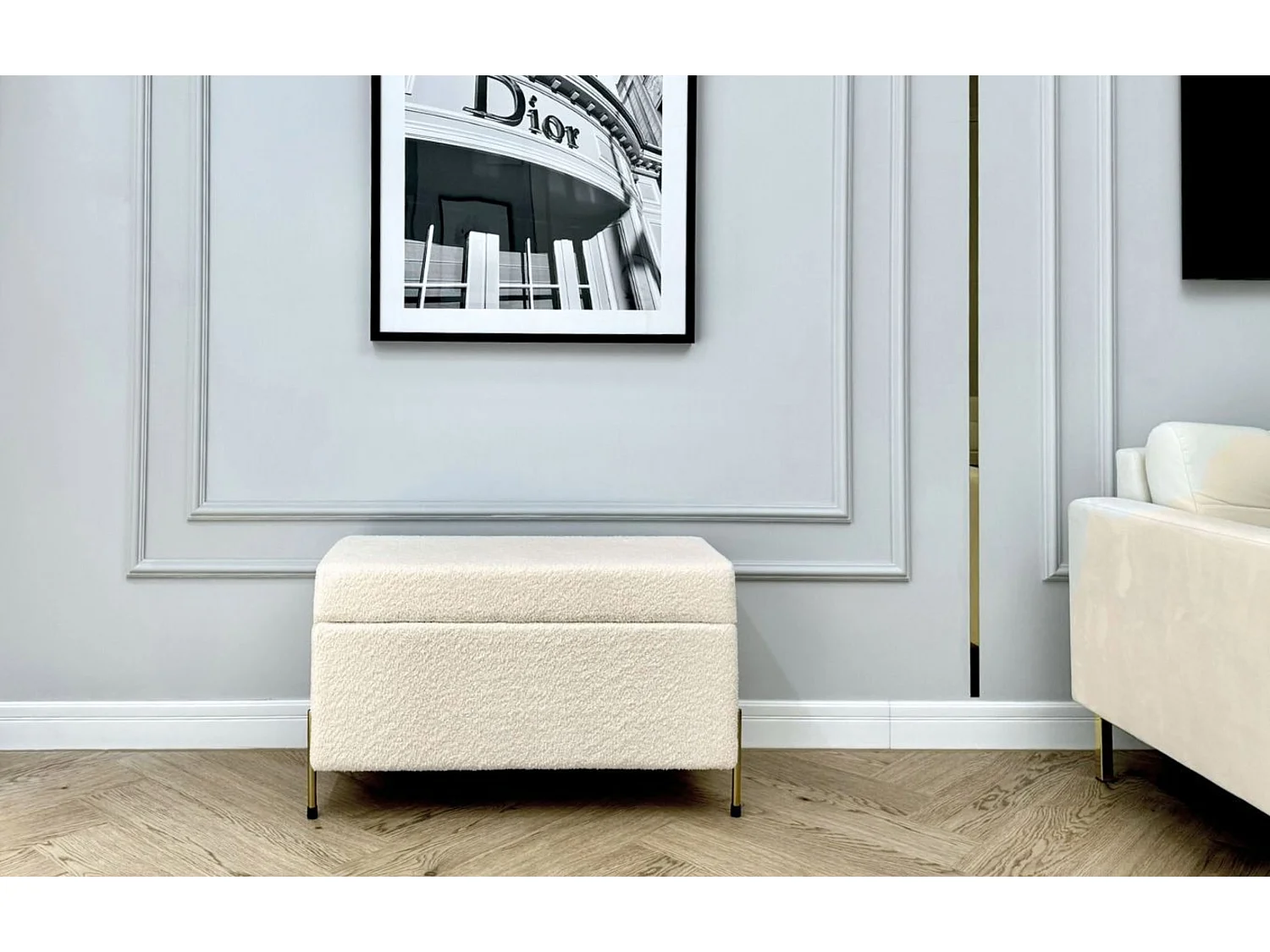 Kremowa tapierowana ławka Dancan BORGO z pojemnikiem -boucle