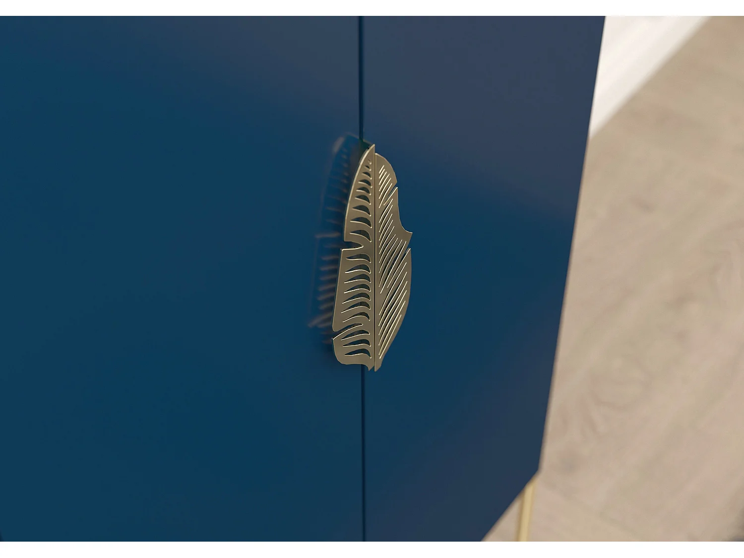 Wysoka granatowa komoda ze złotymi dodatkami Skandica MERLIN