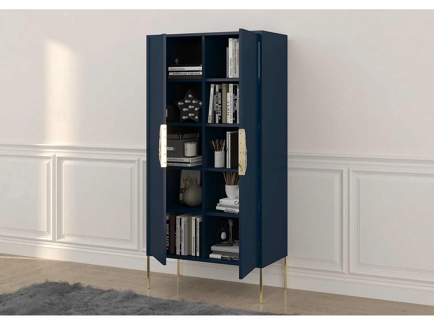 Wysoka granatowa komoda ze złotymi dodatkami Skandica MERLIN