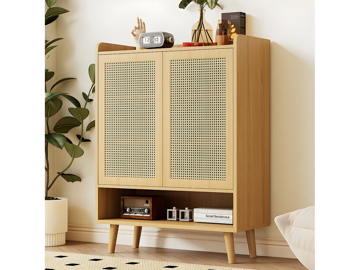 Niedriges Sideboard – mit 2 Türen und 6 Regalen – Natur