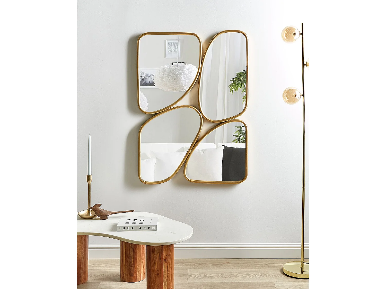 Dekorativer Wandspiegel Glamour Stil Aufhängedekoration 70 x 100 cm Gold Diancey