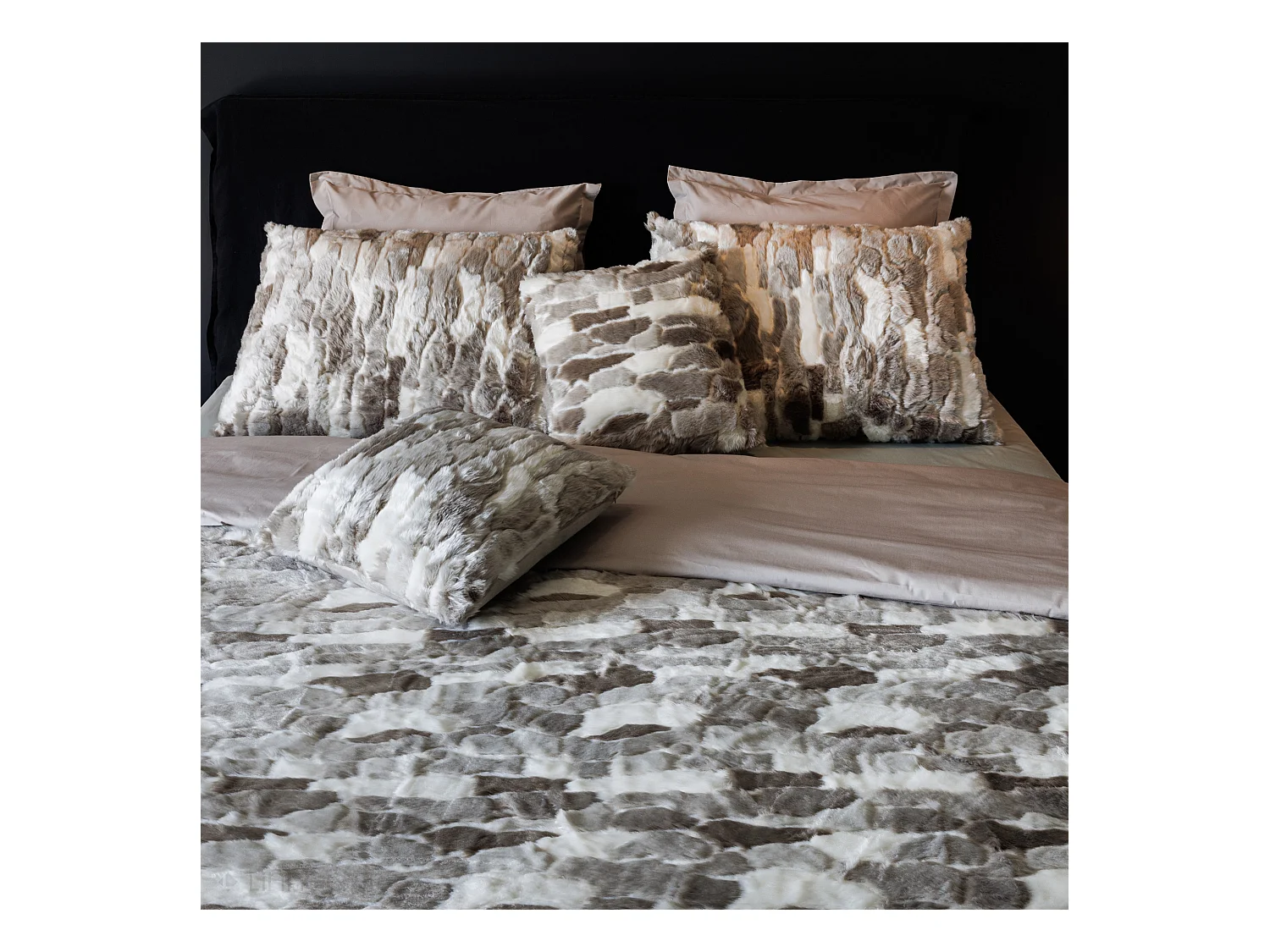 Plaid 150x200 cm LYNX fausse fourrurer doublée velours Beige