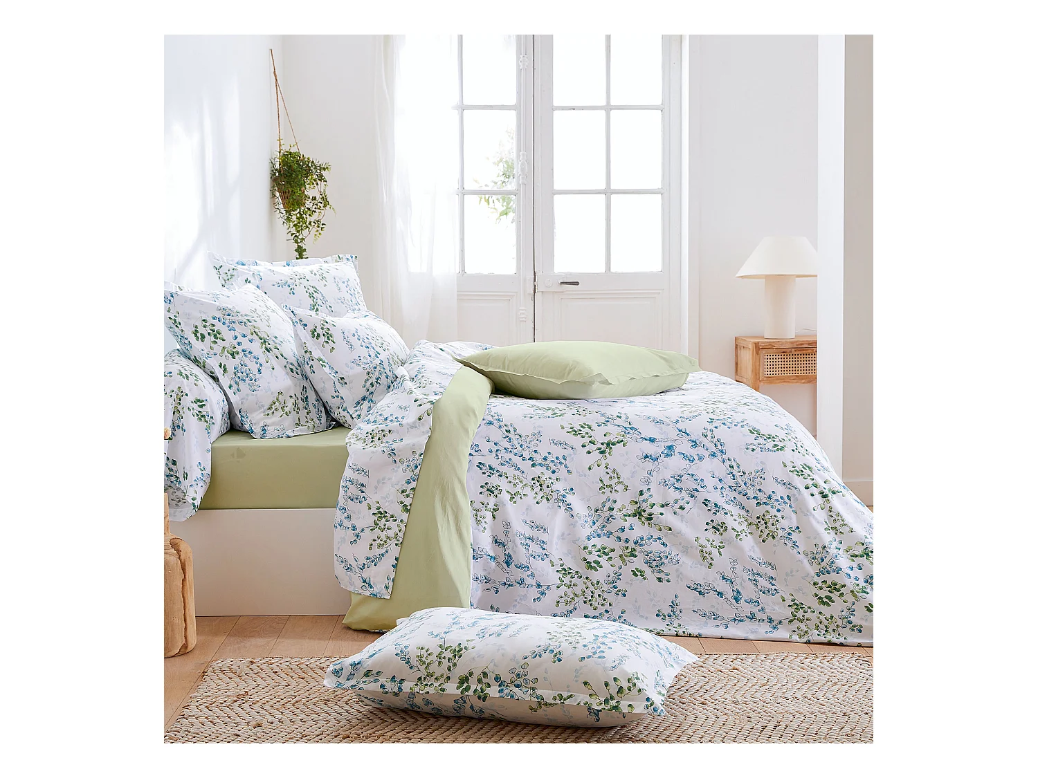 Parure de lit 280x240 cm satin de coton ANGÈLE vert tilleul 3 pièces