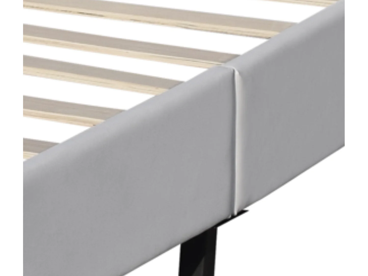 Lit 140x200 cm avec sommier, tête de lit capitonnée blanche, 13 lattes, pieds 10 cm,