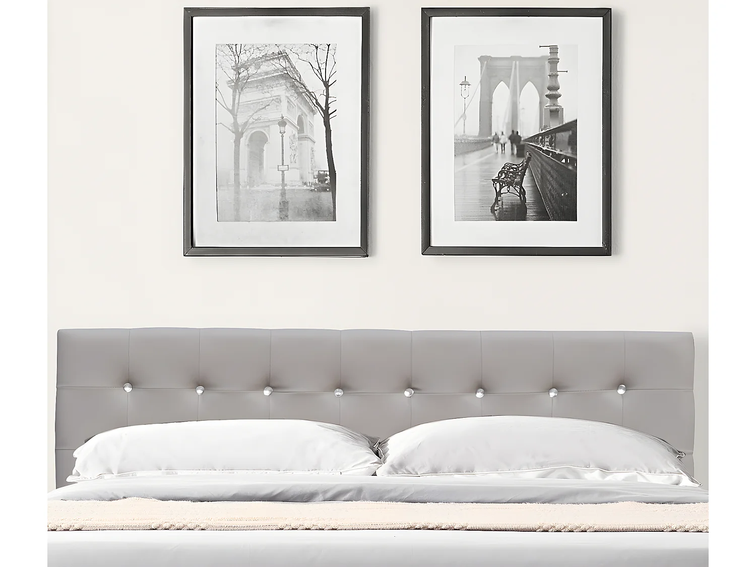 Lit 140x200 cm avec sommier, tête de lit capitonnée gris, pieds 10 cm, 13 lattes, revêtement PVC