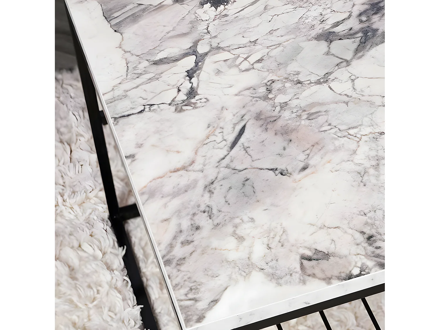 Table basse Cunha L95xP55cm Métal Noir et Bois Effet marbre Blanc