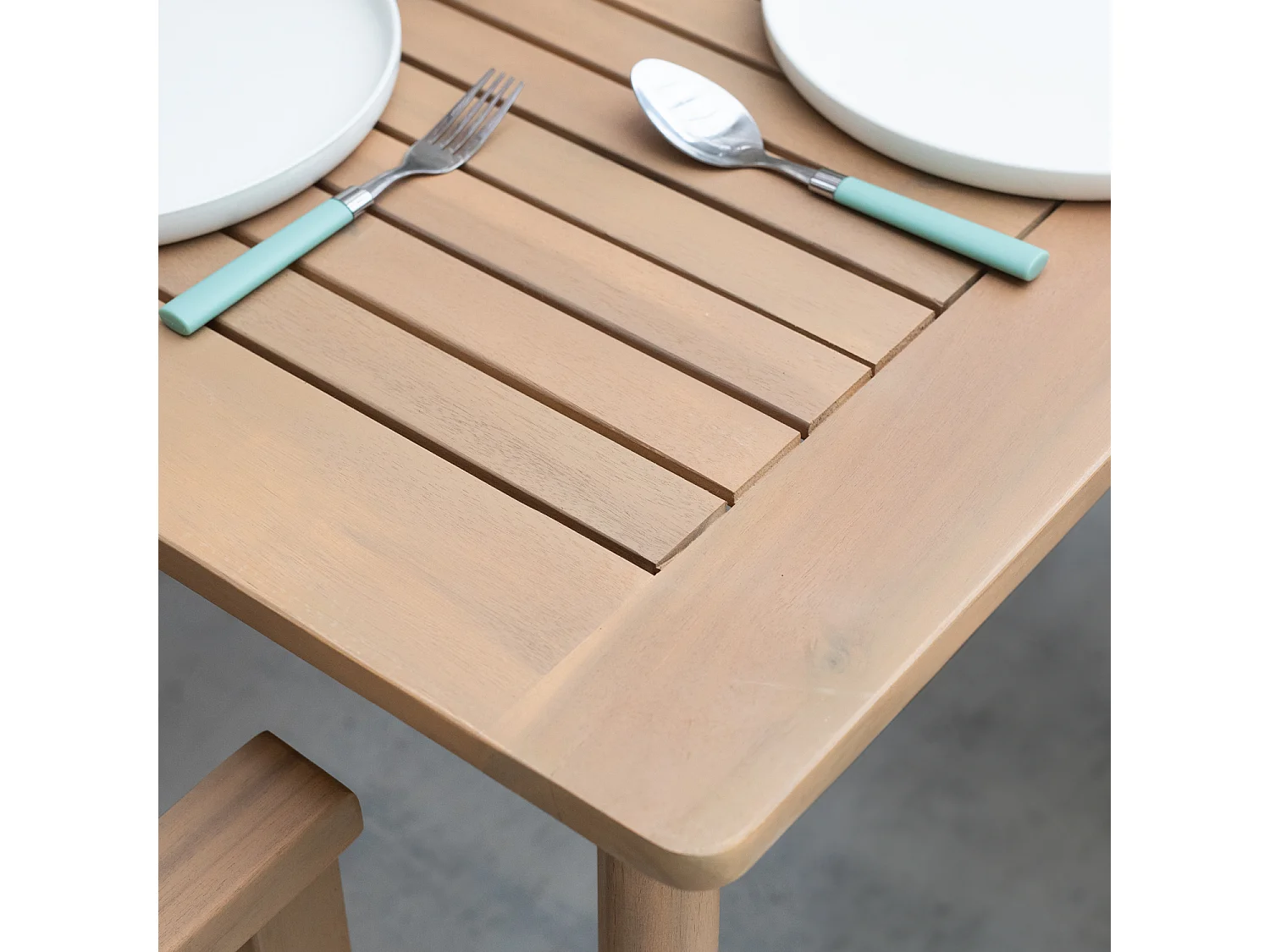 Salon de jardin SIMILAN en acacia 6 places - coussins sable - HAPPY GARDEN