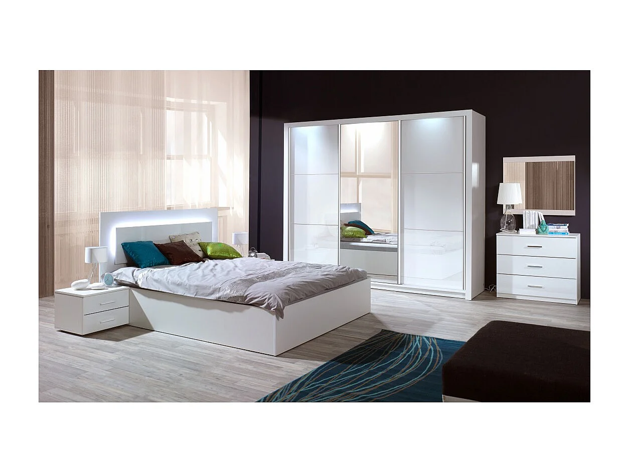 Cómoda colección SENA, 3 cajones, ideal para añadir almacenamiento en tu habitación.