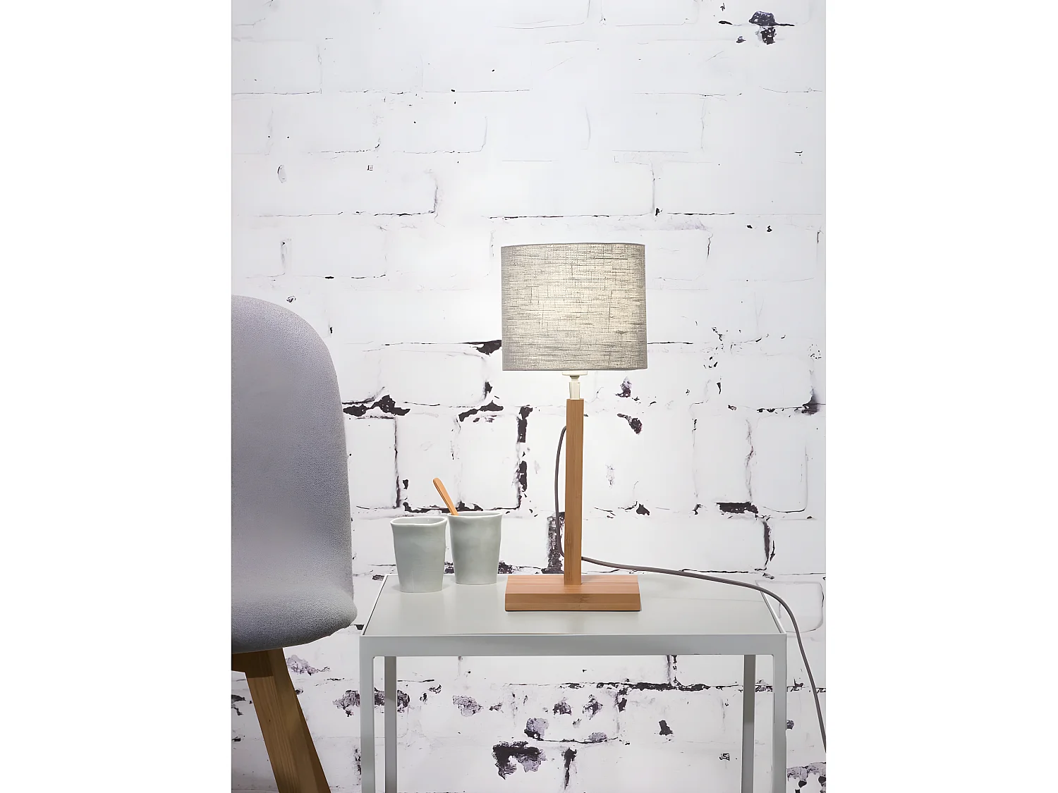 Lampe de table tige en bambou marron et abat-jour crème