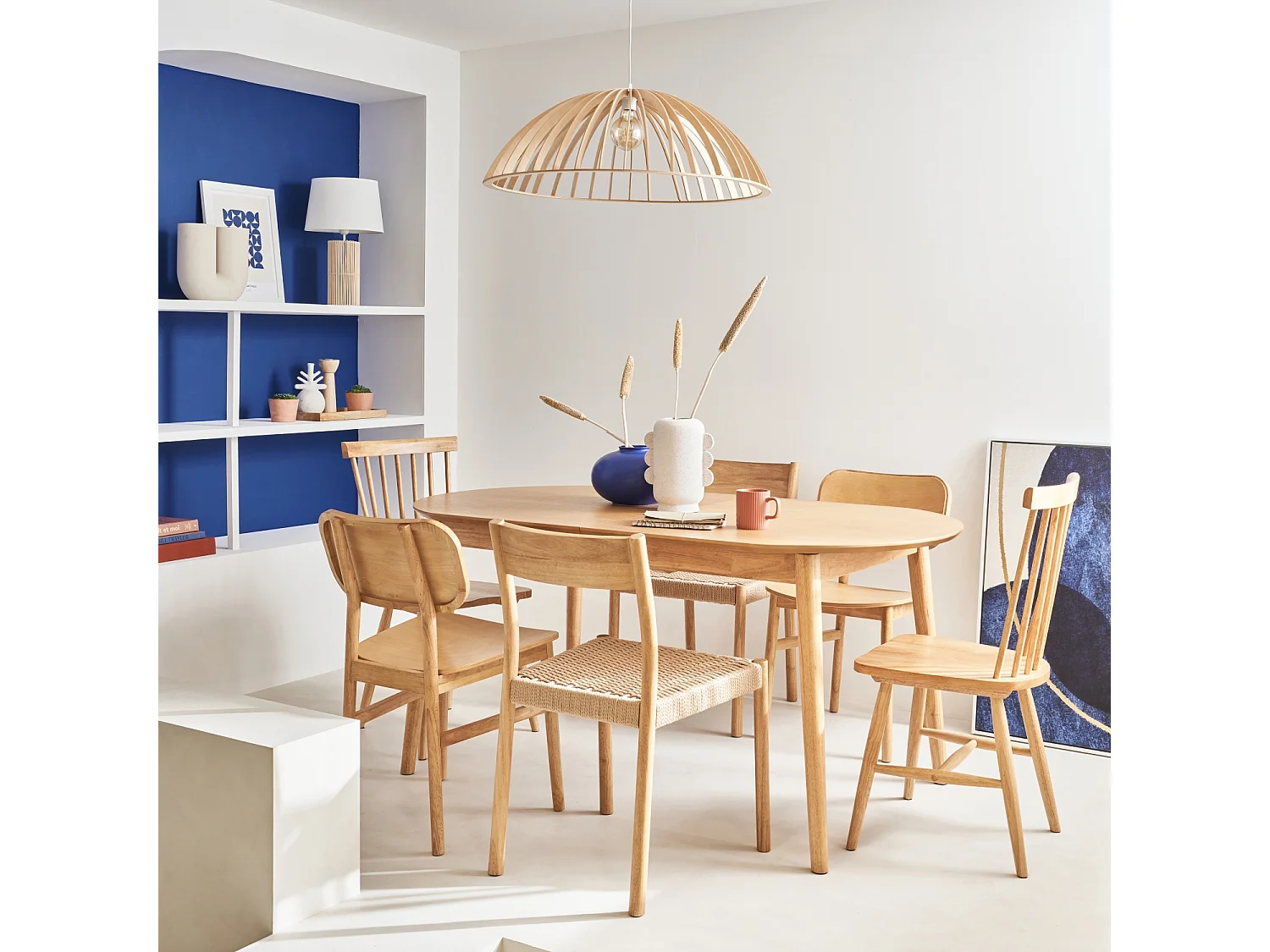 Mesa de comedor ovalada y extensible de 6 a 8 plazas natural