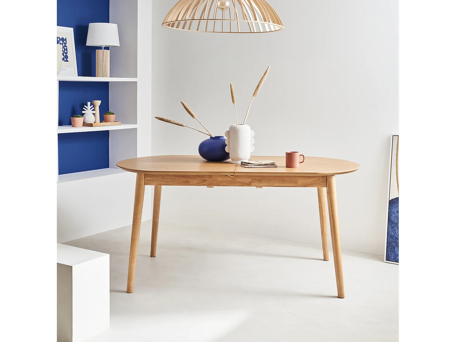 Mesa de comedor ovalada y extensible de 6 a 8 plazas natural