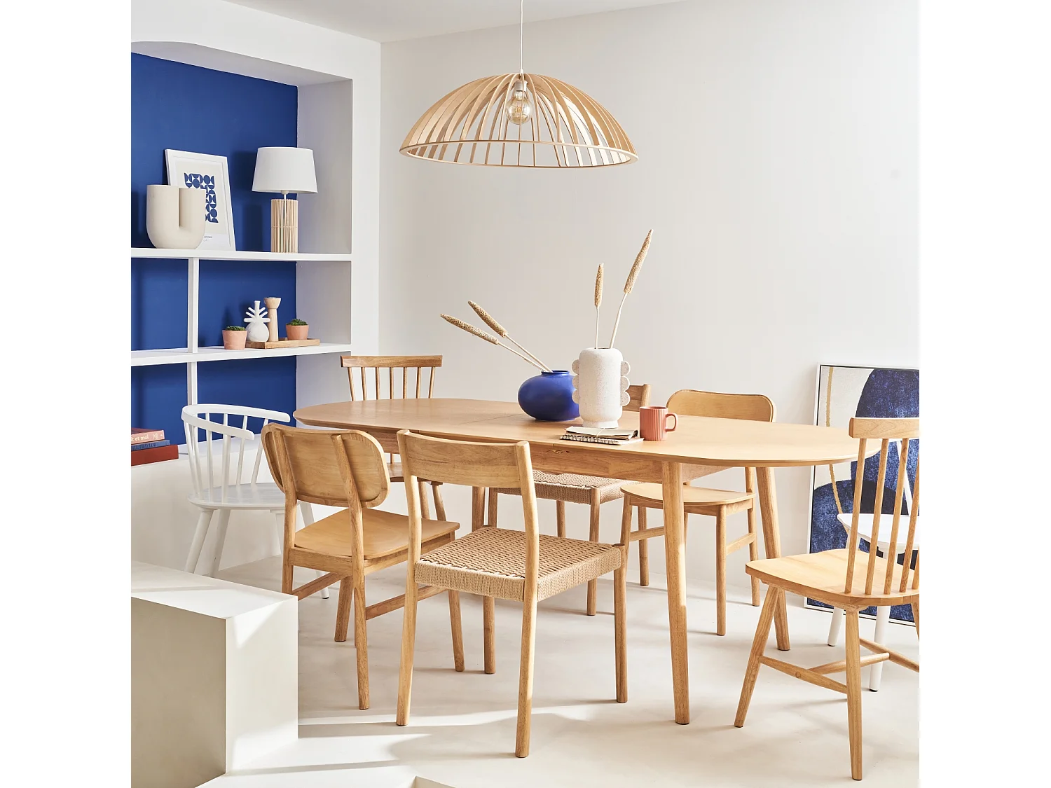 Mesa de comedor ovalada y extensible de 6 a 8 plazas natural